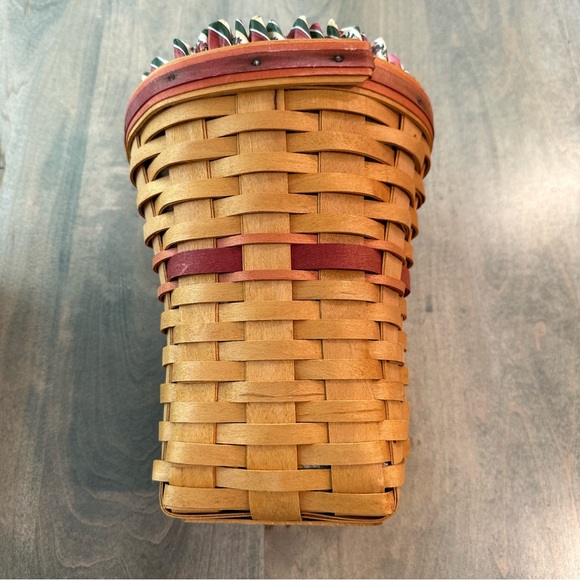 1998 Snapdragon Longaberger Basket with Floral Liner and Plastic Protector - Picture 2 of 4